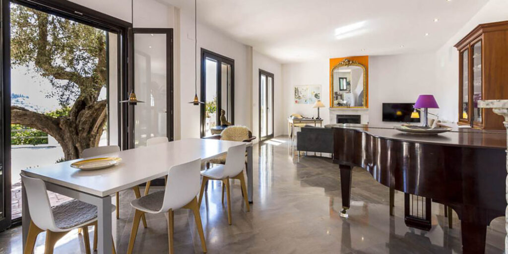 Tag på kunstkursus i Granadas uturistede bagland