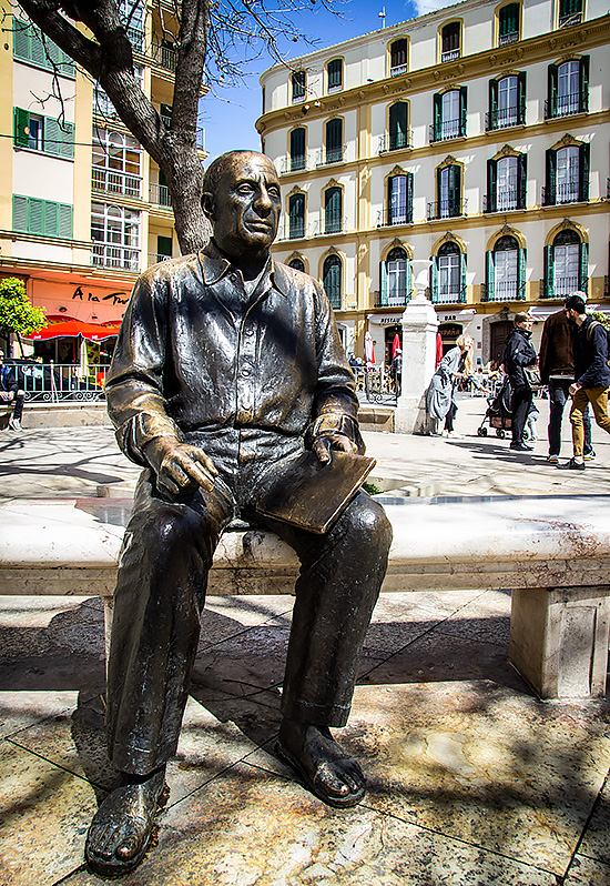 Guide til Málaga: Statuen af Pablo Picasso på Plaza de la Merced