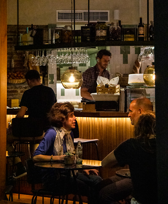 Hvis du vil spise gastromad, så fås den på en af Barcelonas rigtig gode restauranter, Sucursal Aceitera