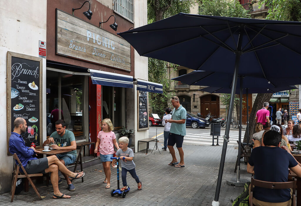 Eat fried green tomatoes for breakfast at Picnic in El Born, Barcelona
