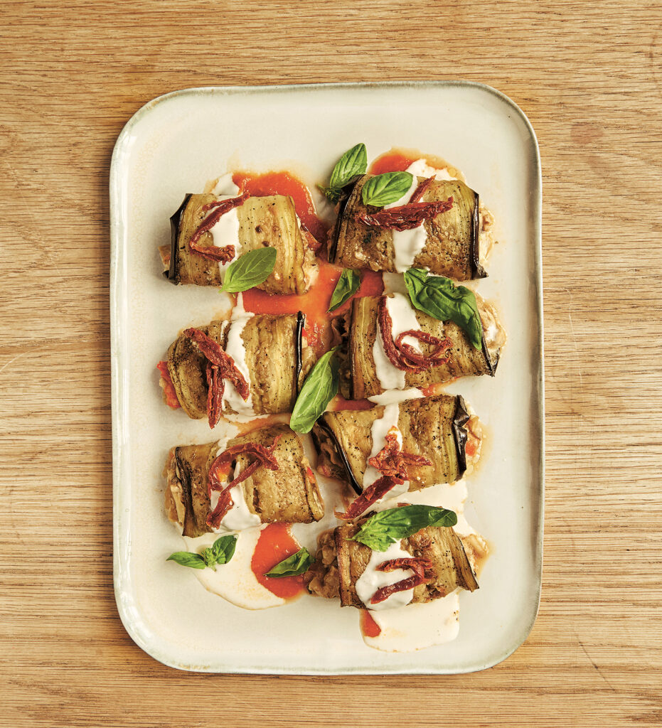 Vegetaropskrift: Aubergineruller med svampe og cashew-ricotta af Barcelonas grønne kok, Teresa Carles