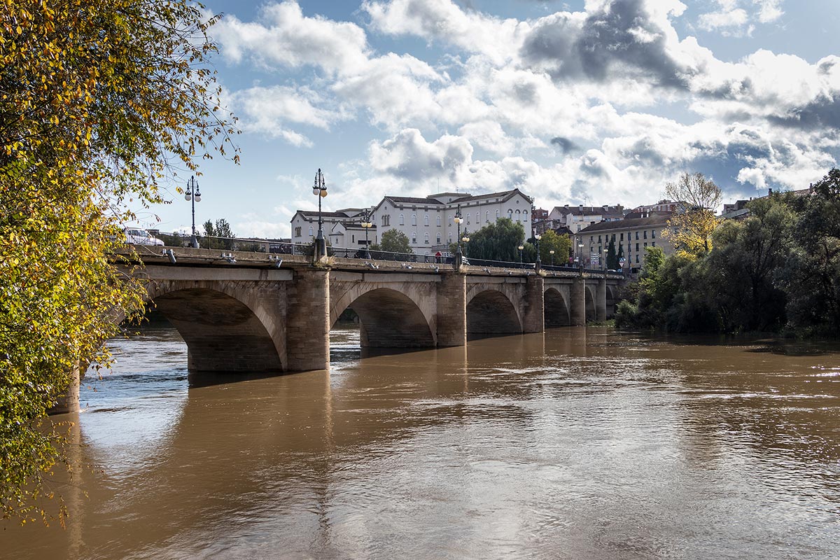 Puente de Piedra i Logroño i La Rioja er pilgrimmenes indgang til byen.
