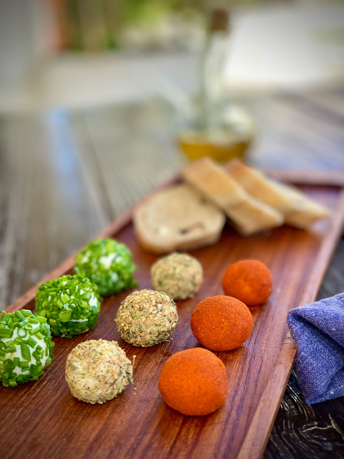 Recipe: small balls of goat cheese rolled in spices