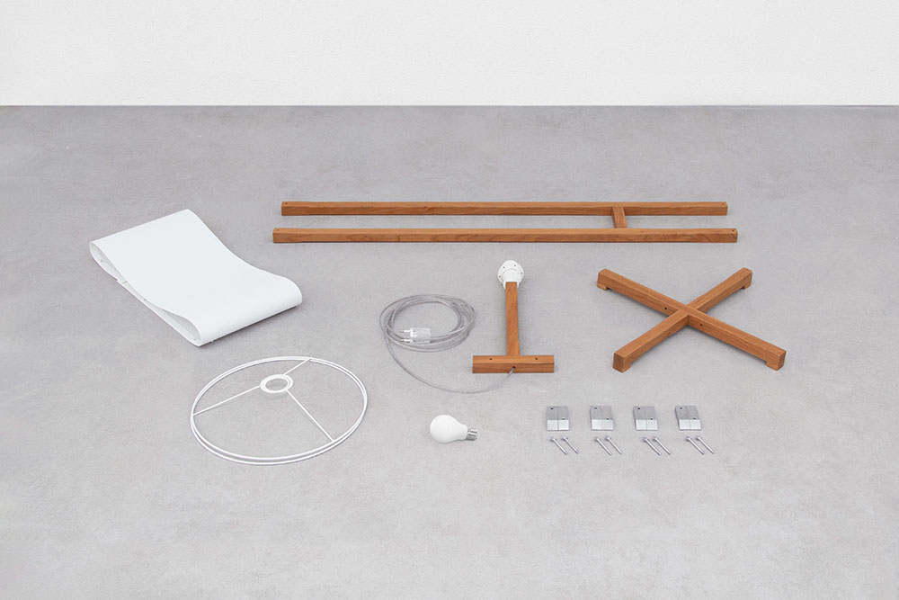 Den spanske designer Isabel Alonsos lampe er nem at skille ad og pakke sammen.