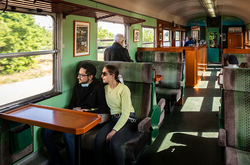 Togvognene i Tren dels Llacs er en grøn tidslomme.