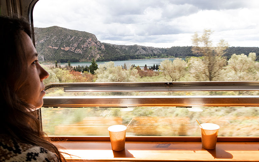 Man får fantastisk udsigt fra toget på en af Spaniens smukkeste togrejser.
