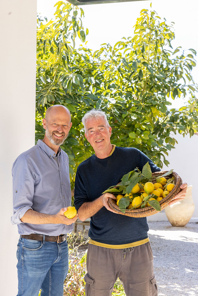 Ingo Schauser og Henrik Vilain på deres finca i Andalusien.