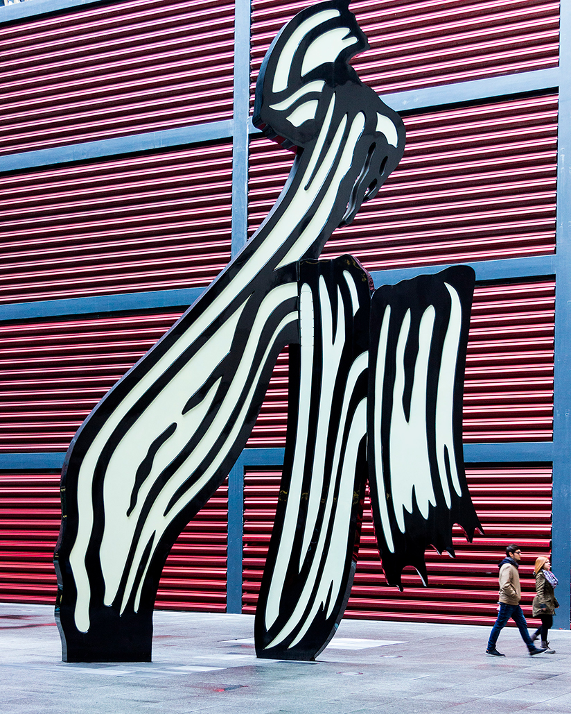 Udenfor det spændende museum for moderne kunst Reina Sofia.