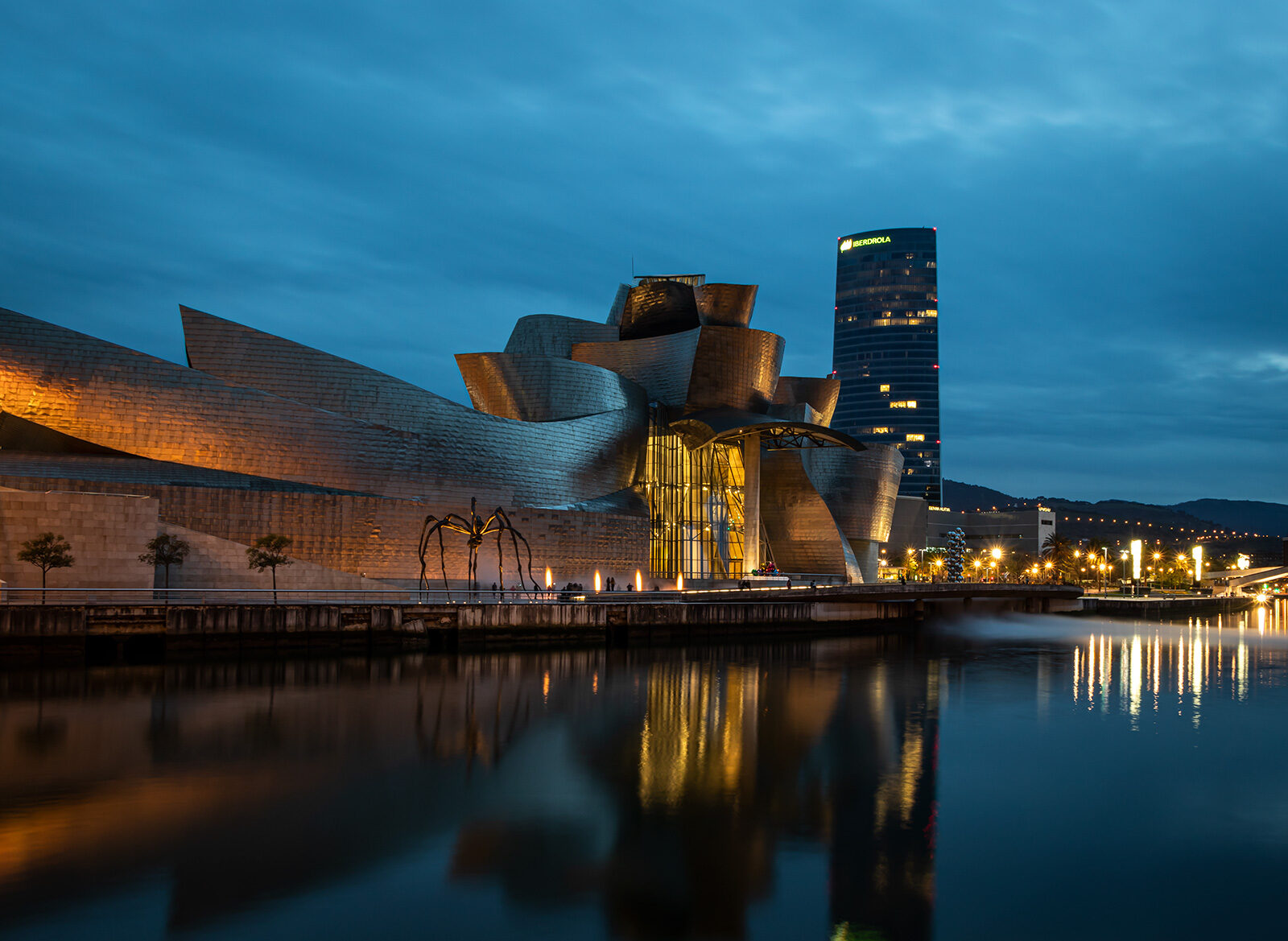 Guggenheim Museum i Bilbao: Arkitektonisk perle, der forvandlede byen