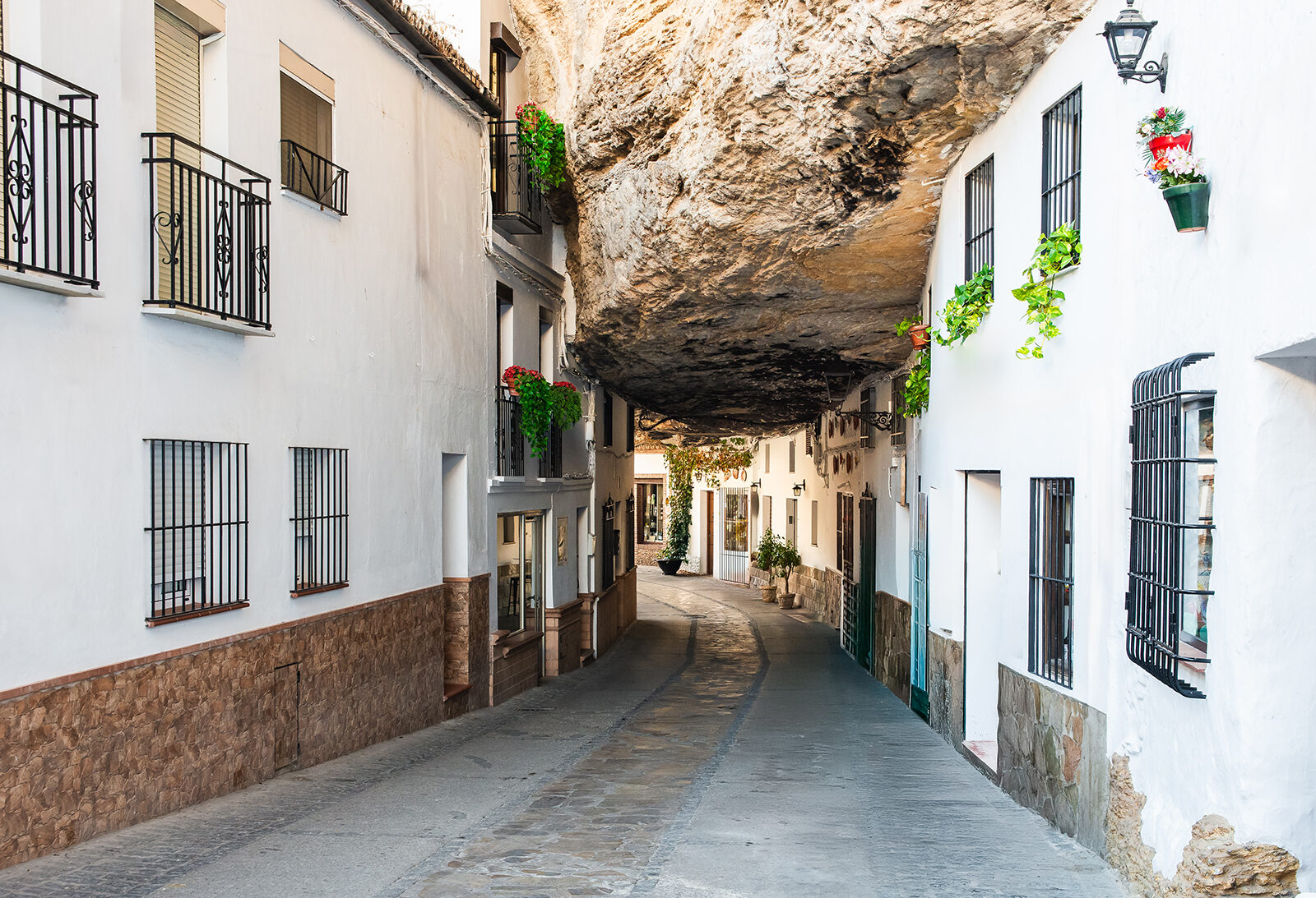 Setenil de las Bodegas: Hvid landsby indbygget i klipper