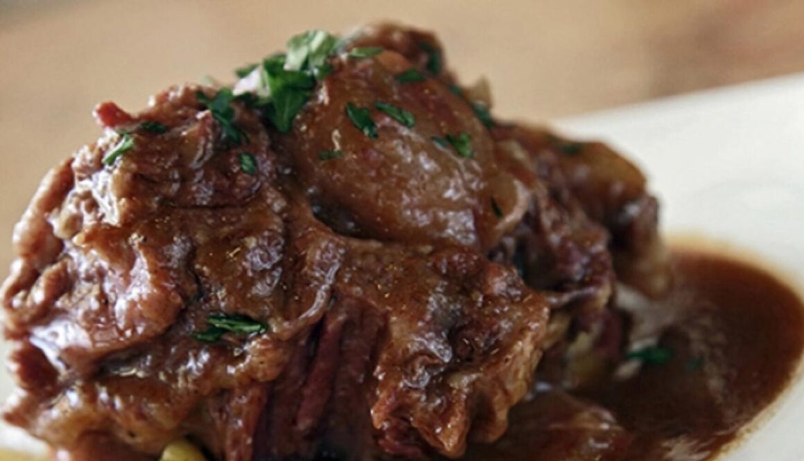 3 klassiske tapas fra Sevilla - tyrehaleragout