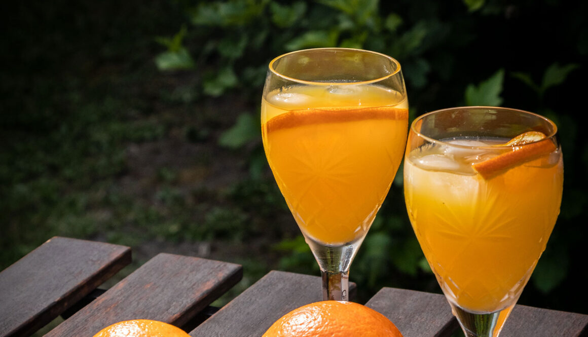 Agua de Valencia - opskrift på lækker sommerdrink med cava og friskpressede appelsiner