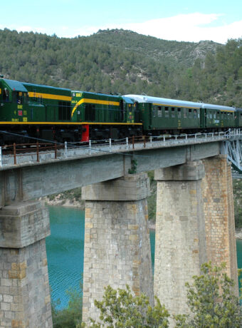 Tren dels Llacs: Cataloniens smukkeste togrrejse. Foto: FGC Turisme