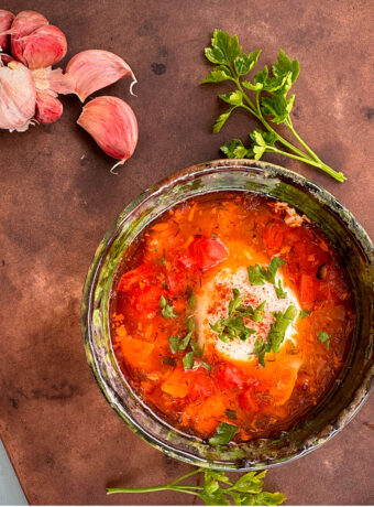 Spansk hvidløgssuppe - med porcheret æg